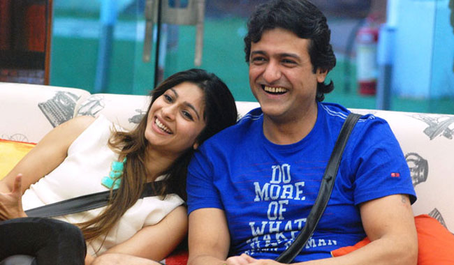 'Bigg Boss 7': Armaan Kohli and Tanishaa Mukherjee discuss marriage!